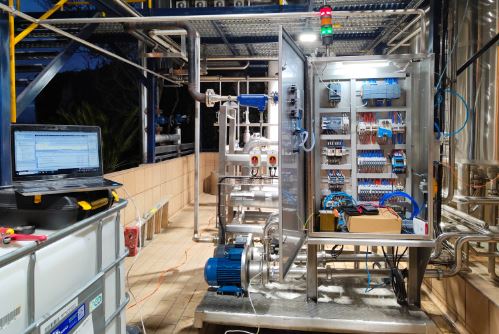 Control de procesos para titulación de soda y ácido para limpieza química